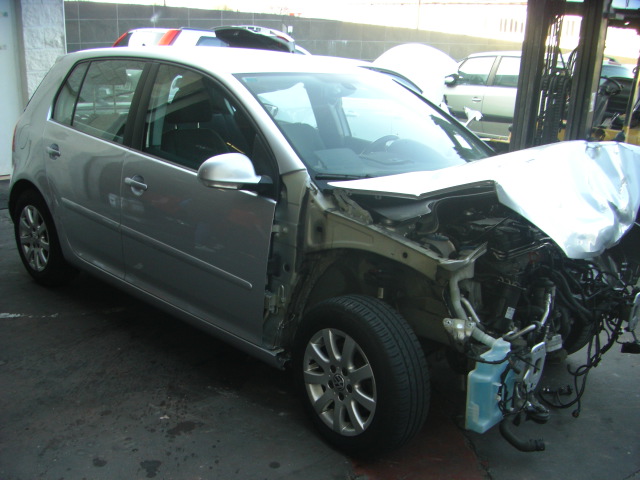 VOLKSWAGEN GOLF 1.9 TDI 105CV