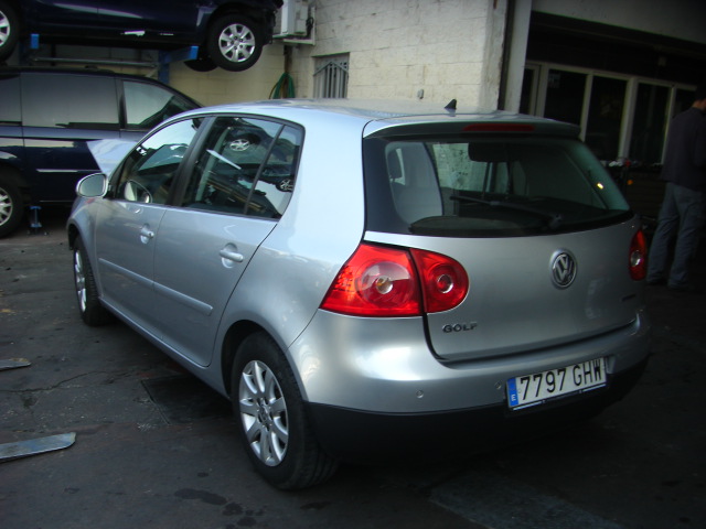 VOLKSWAGEN GOLF 1.9 TDI 105CV