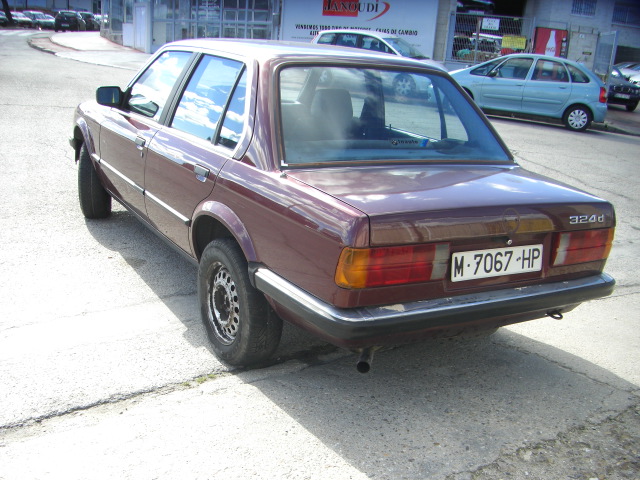 BMW 324 D AUTOMATICO 2.4 89CV