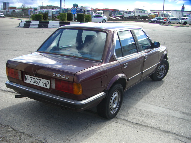 BMW 324 D AUTOMATICO 2.4 89CV
