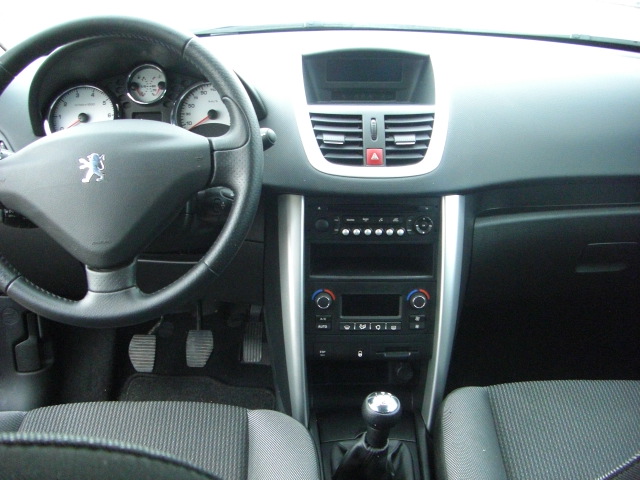 PEUGEOT 207 ACTIVE 1.4 GASOLINA 73CV