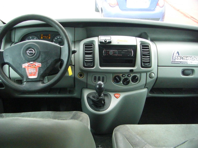 OPEL VIVARO 1.9 CDTI KOMBI 6 PLAZAS 82CV