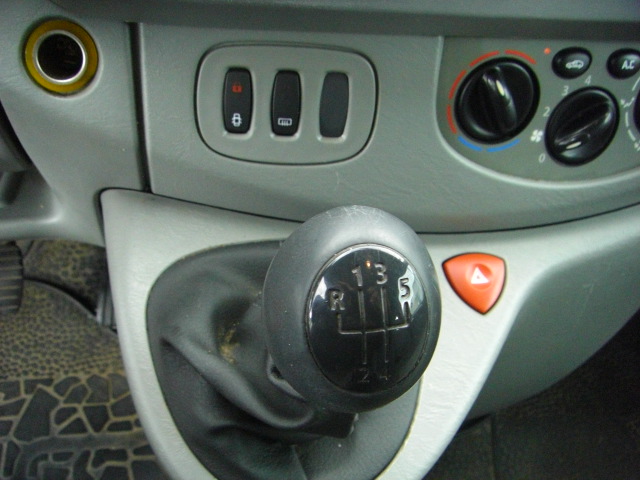 OPEL VIVARO 1.9 CDTI KOMBI 6 PLAZAS 82CV