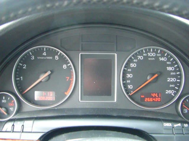 AUDI A-4 3.0 INY 200CV