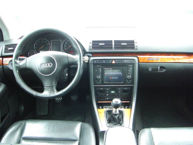 AUDI A-4 3.0 INY 200CV