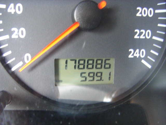 SEAT LEON 1.6 I GASOLINA 105CV