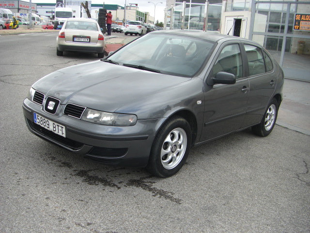 SEAT LEON 1.6 I GASOLINA 105CV