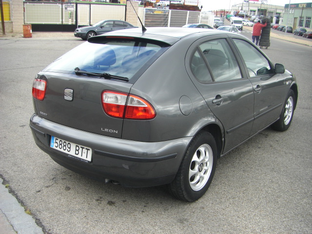 SEAT LEON 1.6 I GASOLINA 105CV