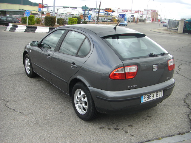 SEAT LEON 1.6 I GASOLINA 105CV