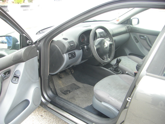 SEAT LEON 1.6 I GASOLINA 105CV