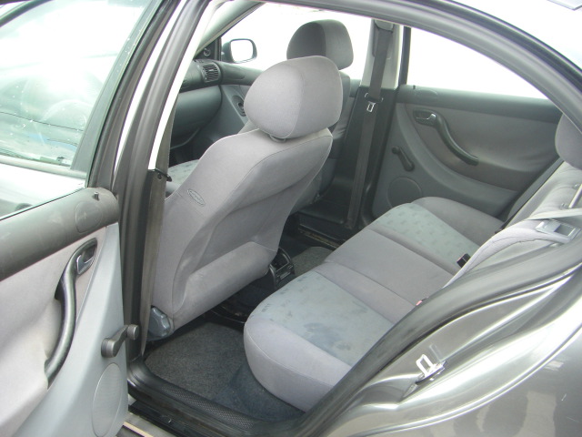 SEAT LEON 1.6 I GASOLINA 105CV