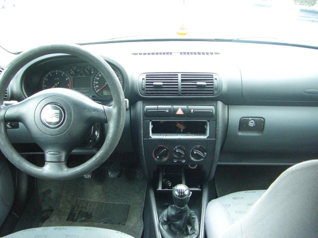 SEAT LEON 1.6 I GASOLINA 105CV