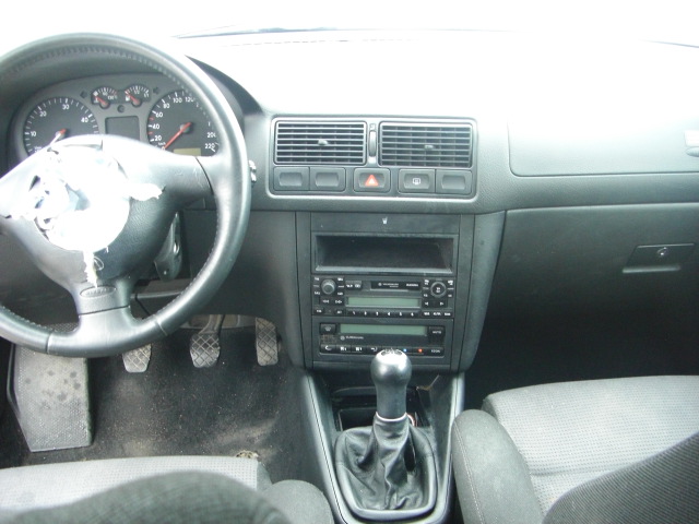 VOLKSWAGEN GOLF 1.9 TDI 110CV