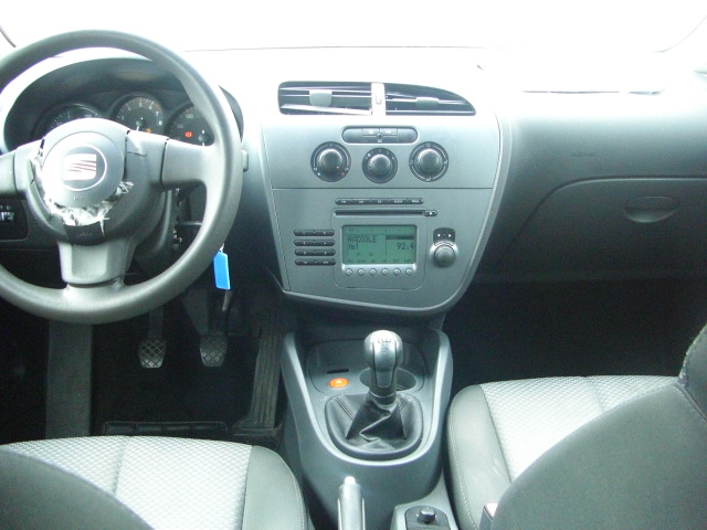 SEAT LEON 1.6 GASOLINA 100CV