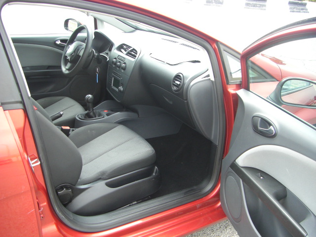 SEAT LEON 1.6 GASOLINA 100CV