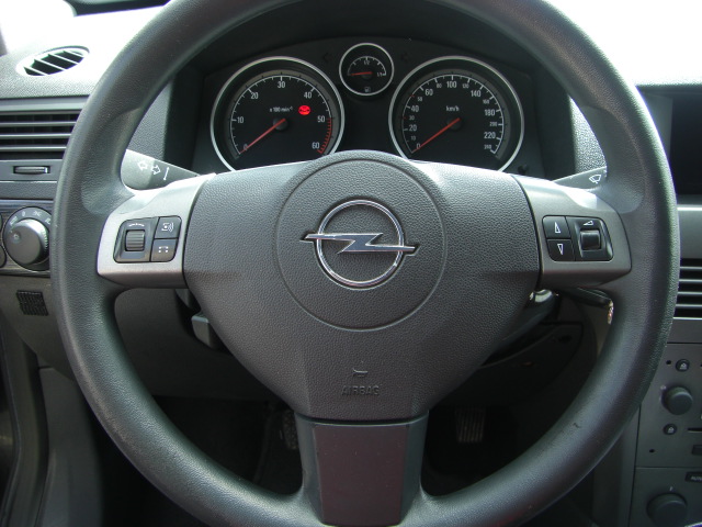 OPEL ASTRA 1.9 GTC 150CV