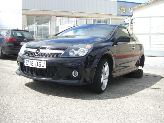 OPEL ASTRA 1.9 GTC 150CV