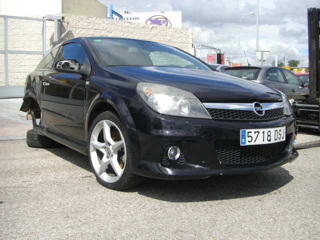 OPEL ASTRA 1.9 GTC 150CV