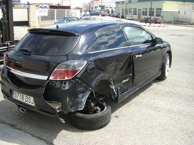 OPEL ASTRA 1.9 GTC 150CV