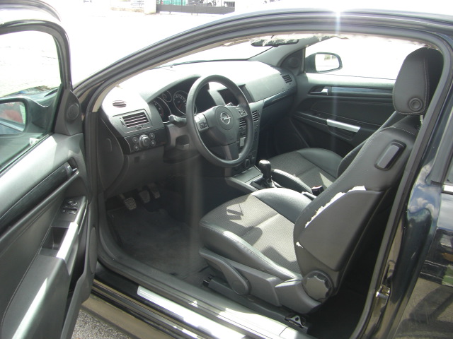 OPEL ASTRA 1.9 GTC 150CV