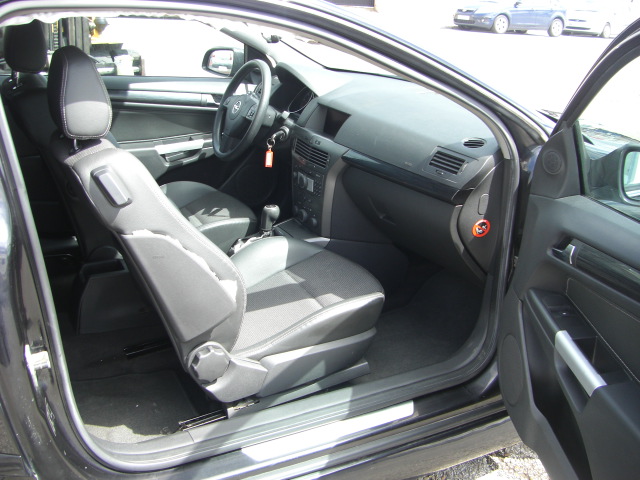 OPEL ASTRA 1.9 GTC 150CV