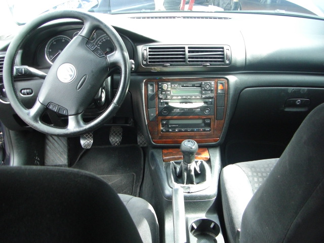 VOLKSWAGEN PASSAT 1.9 TDI 130CV