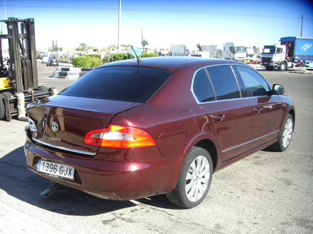 SKODA SUPER B 2.0 TDI 140CV
