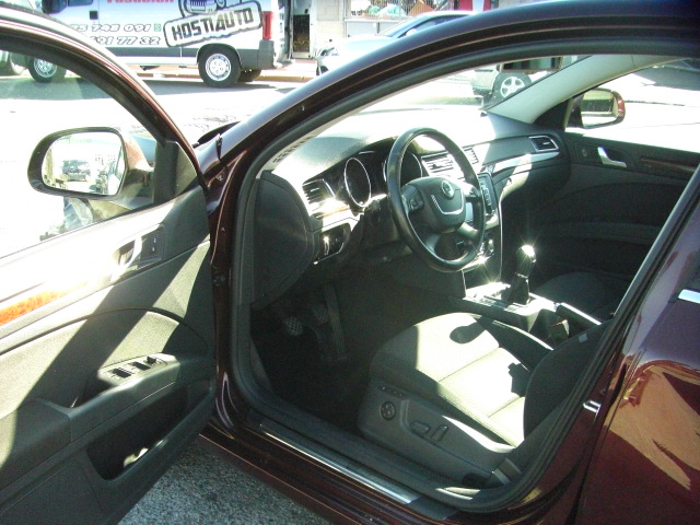 SKODA SUPER B 2.0 TDI 140CV