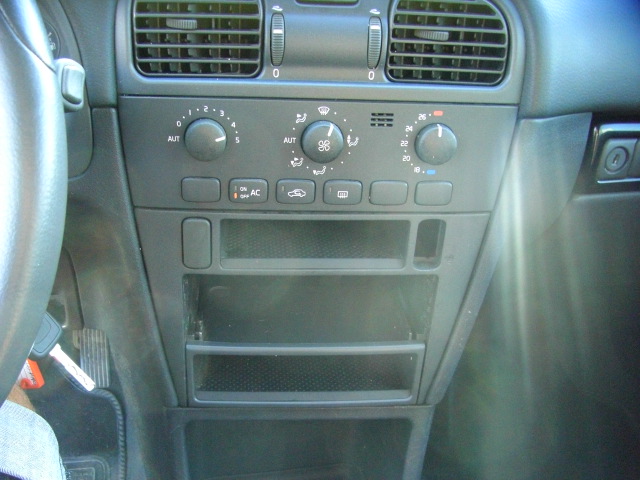 VOLVO V-40 1.8 GASOLINA 122CV FAMILIAR