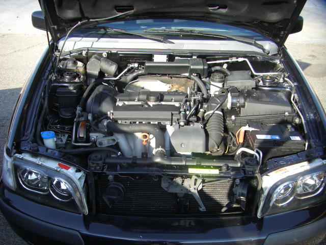 VOLVO V-40 1.8 GASOLINA 122CV FAMILIAR