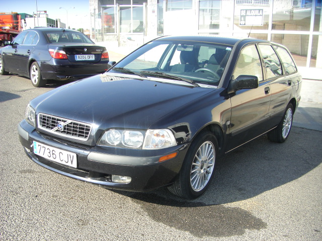 VOLVO V-40 1.8 GASOLINA 122CV FAMILIAR