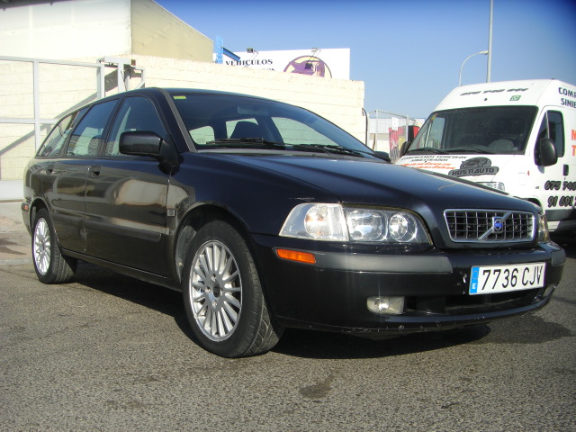 VOLVO V-40 1.8 GASOLINA 122CV FAMILIAR