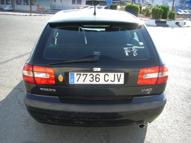 VOLVO V-40 1.8 GASOLINA 122CV FAMILIAR