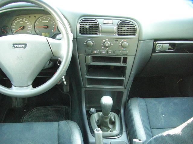 VOLVO V-40 1.8 GASOLINA 122CV FAMILIAR