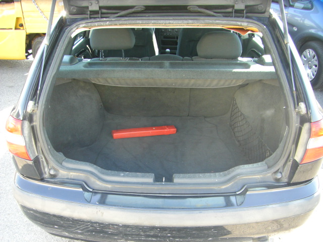 VOLVO V-40 1.8 GASOLINA 122CV FAMILIAR