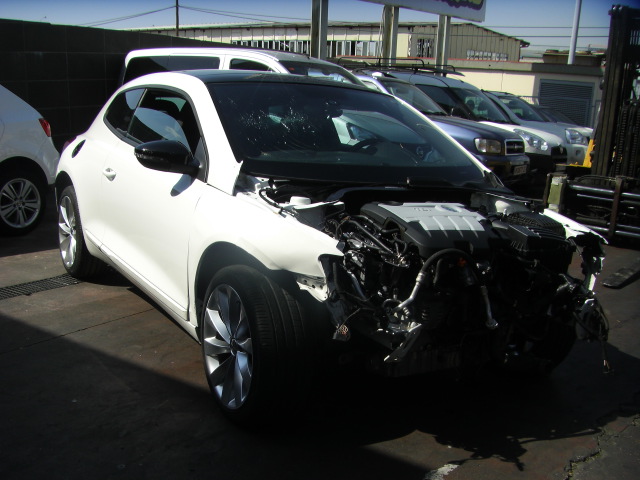 VOLKSWAGEN SCIROCCO 2.0 TDI 140CV