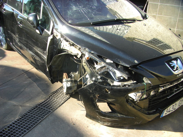 PEUGEOT 308 SW SPORT 1.6 HDI 110CV 7 PLAZAS