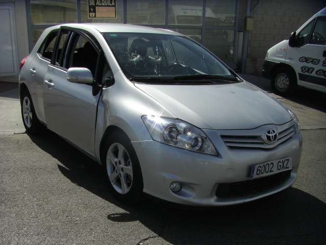 TOYOTA AURIS 1.4 D4D  ACTIVE AUTOMATICO 90CV