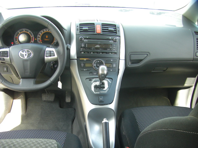 TOYOTA AURIS 1.4 D4D  ACTIVE AUTOMATICO 90CV