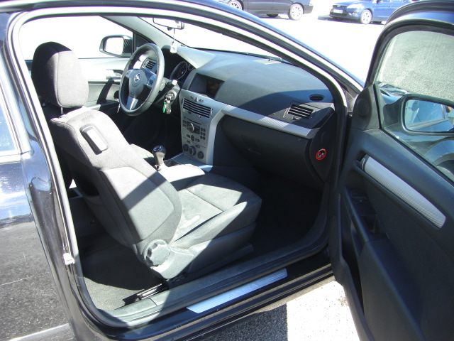 OPEL ASTRA GTC 1.9 CDTI 120CV