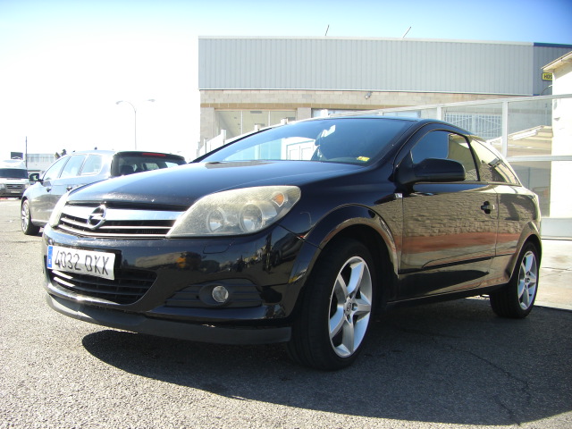 OPEL ASTRA GTC 1.9 CDTI 120CV