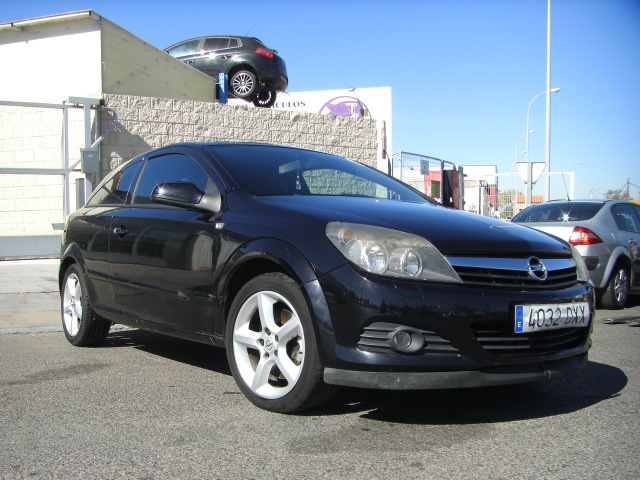 OPEL ASTRA GTC 1.9 CDTI 120CV