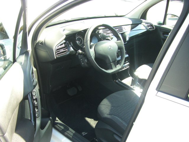 CITROEN C-3 PURETECCH COLLECTION 1.2 GASOLINA 82CV