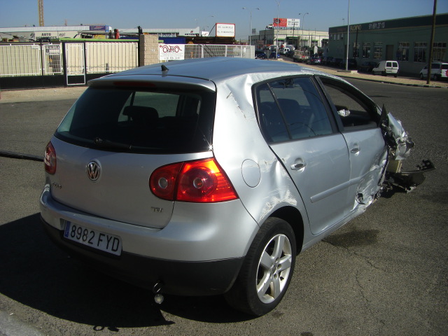 VOLKSWAGEN GOLF V 1.9 TDI 105CV
