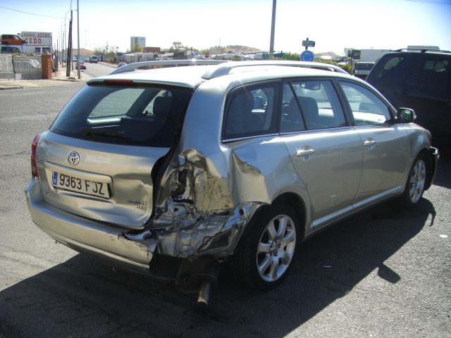 TOYOTA AVENSIS FAMILIAR 2.0 D4D 125CV