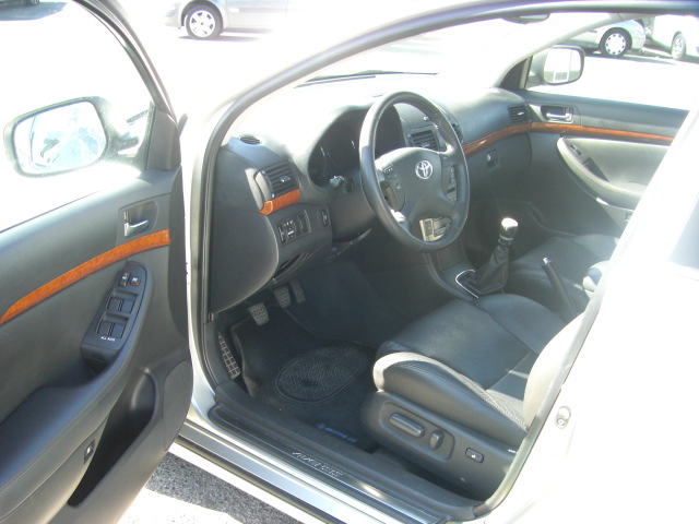 TOYOTA AVENSIS FAMILIAR 2.0 D4D 125CV