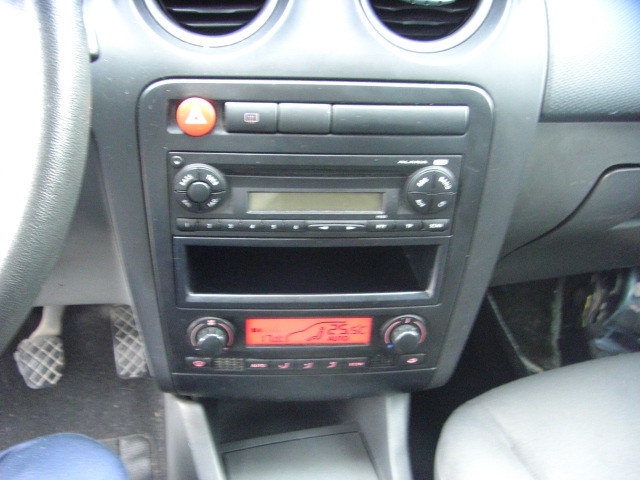 SEAT IBIZA 1.4 GASOLINA 85CV