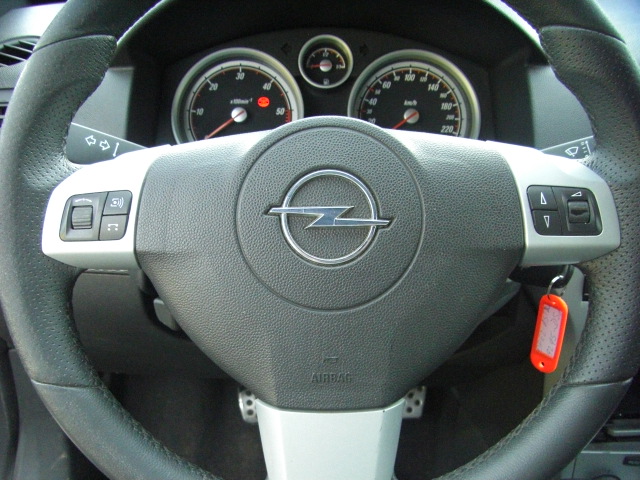 OPEL ASTRA 1.9 GTC 120CV