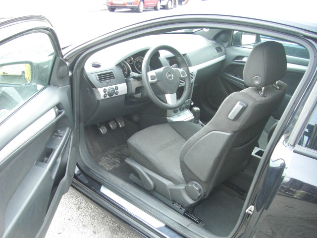 OPEL ASTRA 1.9 GTC 120CV
