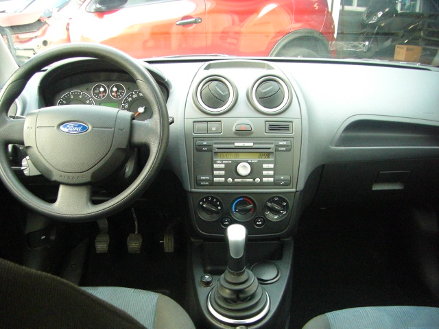 FORD FIESTA1.4 I 80CV